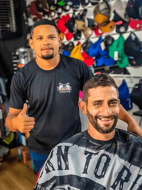 Barbeiro Lucas - especialista em cortes modernos na Barbearia Santana Rio Verde GO